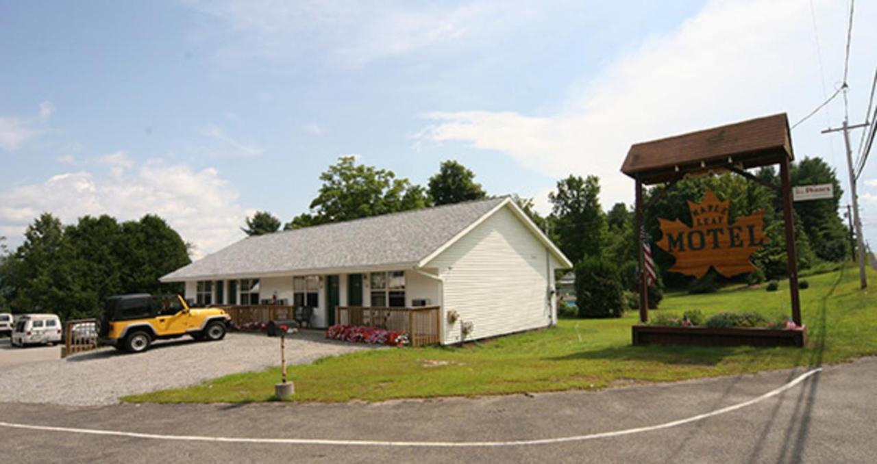 Maple Leaf Motel シュローン・レイク エクステリア 写真