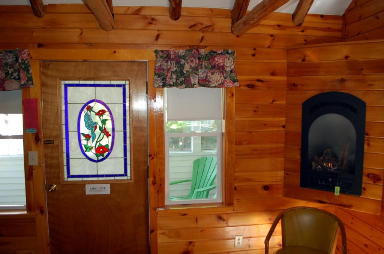 Maple Leaf Motel シュローン・レイク エクステリア 写真